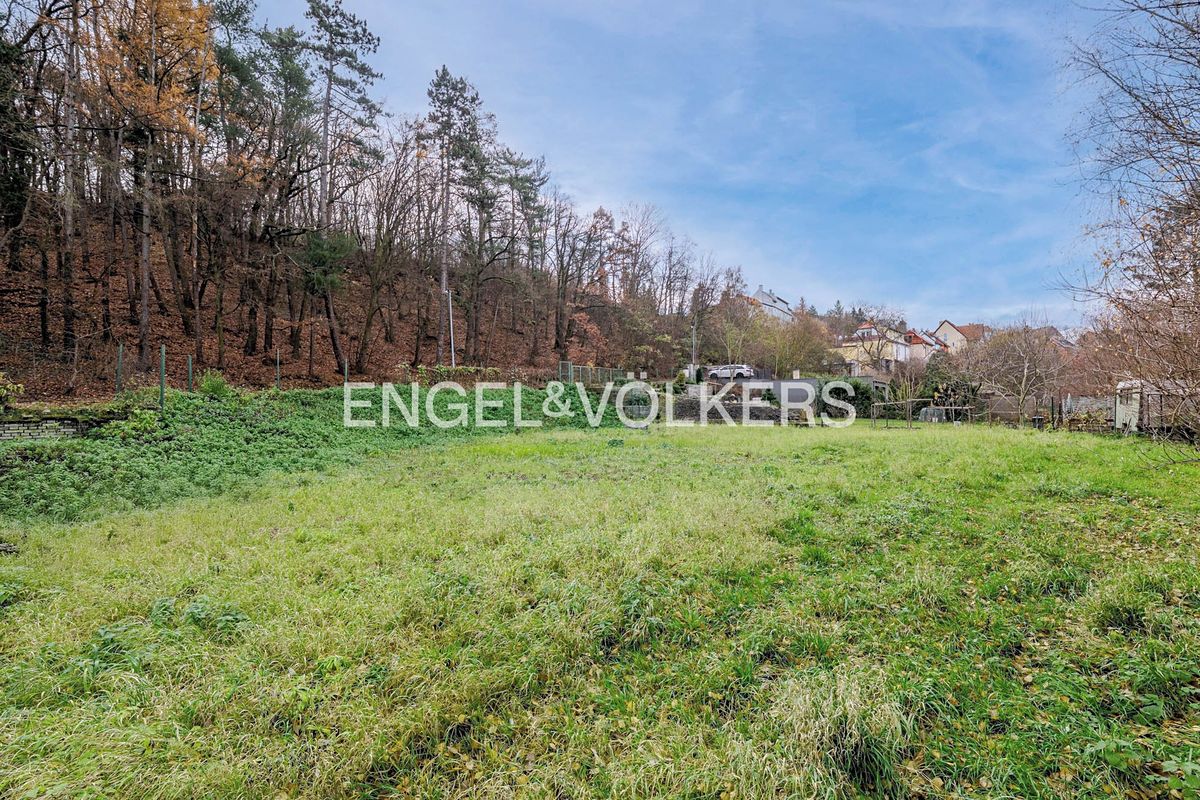 Prodej stavebního pozemku 1716 m² – fotografie 4