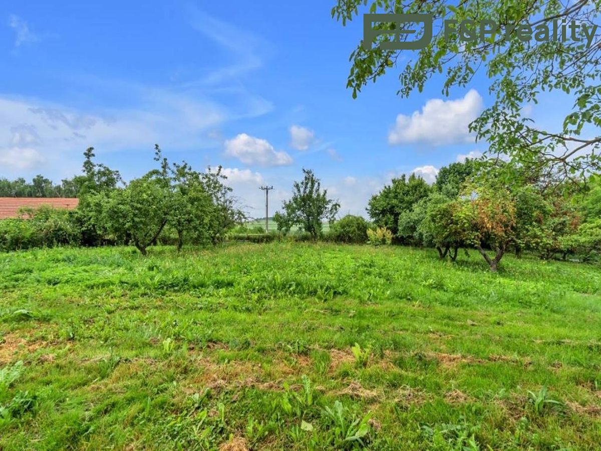 Prodej stavebního pozemku 1063 m² – fotografie 3