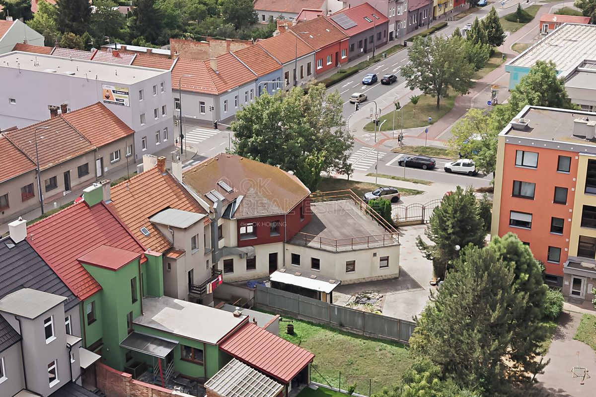 Prodej rodinného domu 630 m², pozemek 574 m² – fotografie 5