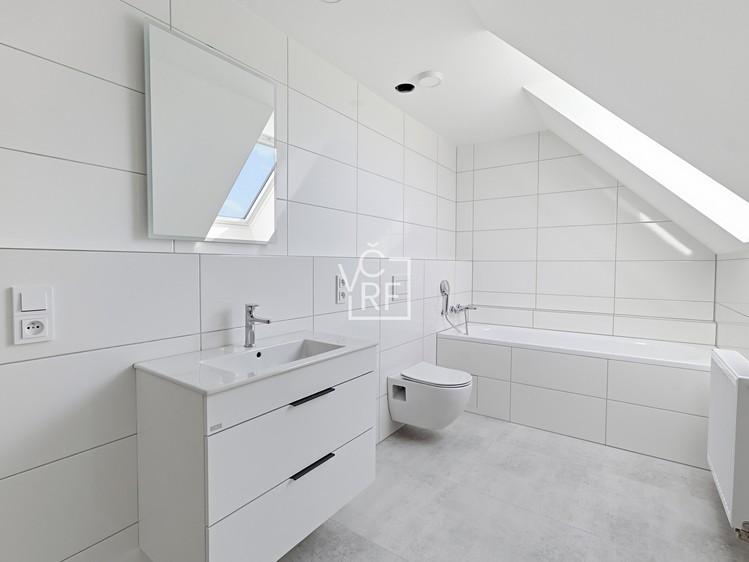 Pronájem domu, 148 m² (12 z 39)