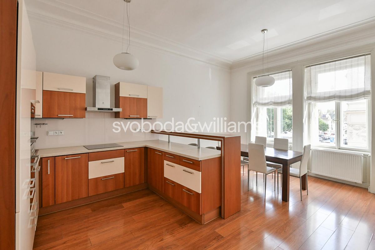 Pronájem bytu 4+1 147 m² – fotografie 3