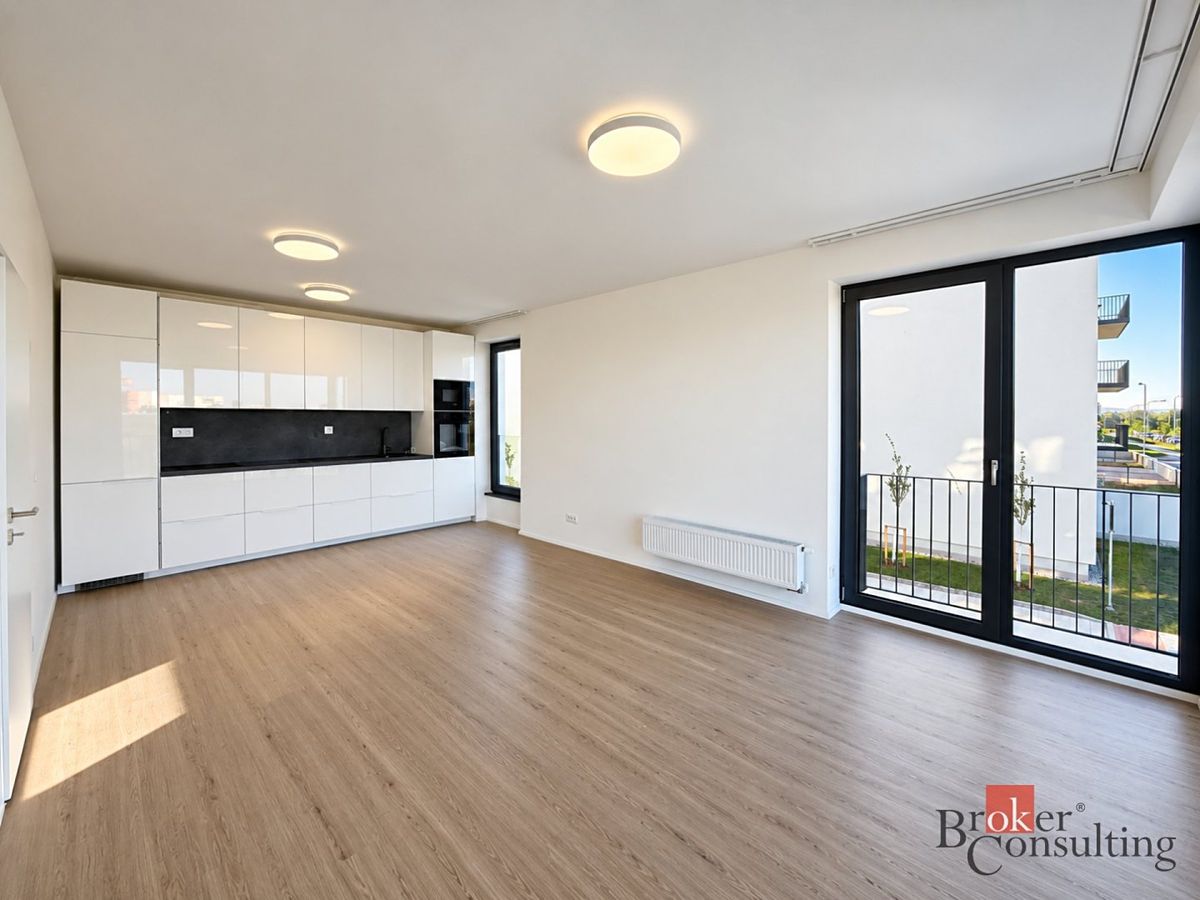 Pronájem bytu 2+kk 57 m² – fotografie 2