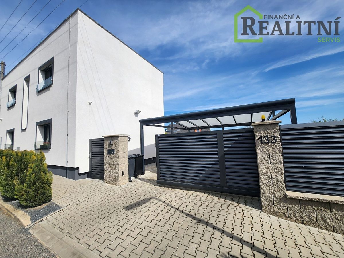 Prodej rodinného domu 190 m², pozemek 700 m² – fotografie 3