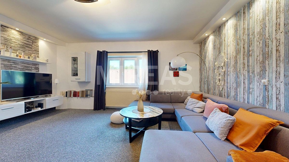 Prodej rodinného domu 162 m², pozemek 112 m² – fotografie 3