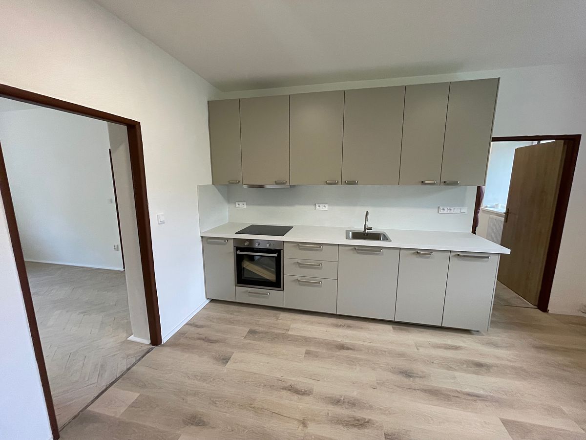 Pronájem bytu 2+1 65 m² – fotografie 5