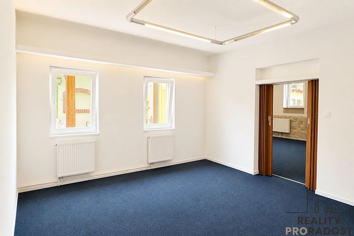 Pronájem rodinného domu 232 m², pozemek 267 m² – fotografie 3