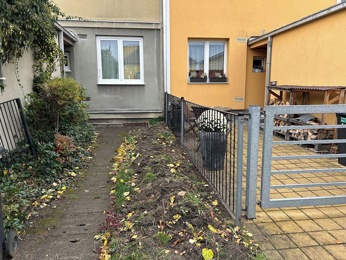 Pronájem rodinného domu 174 m², pozemek 387 m² – fotografie 2