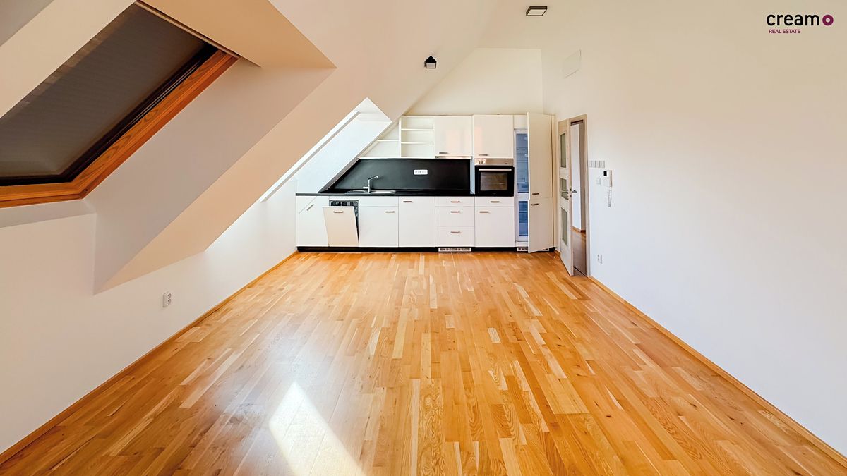 Pronájem bytu 3+kk 85 m²