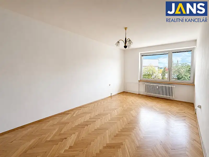 Pronájem bytu 2+1 50 m², Krnov – náhled fotky 1