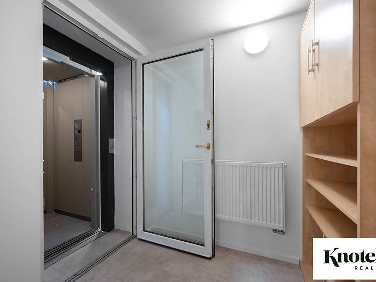Wohnung 6+ zur Miete, 400 m² (18 von 34)