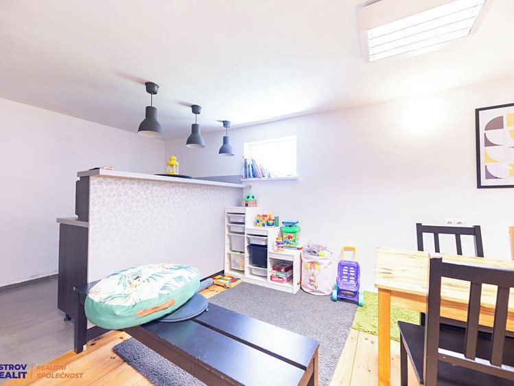 Prodej komerčního prostoru, 450 m² (22 z 35)