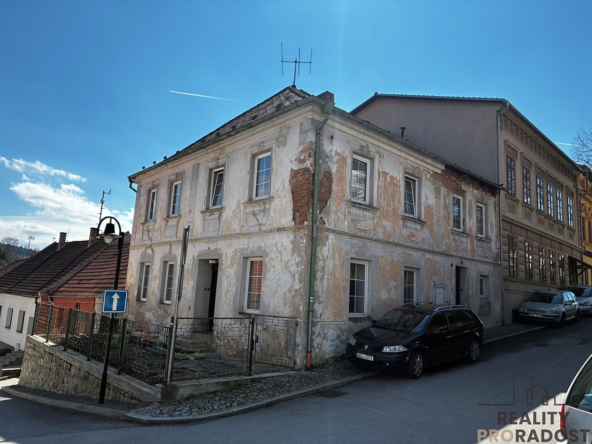 Prodej rodinného domu 250 m², pozemek 176 m²