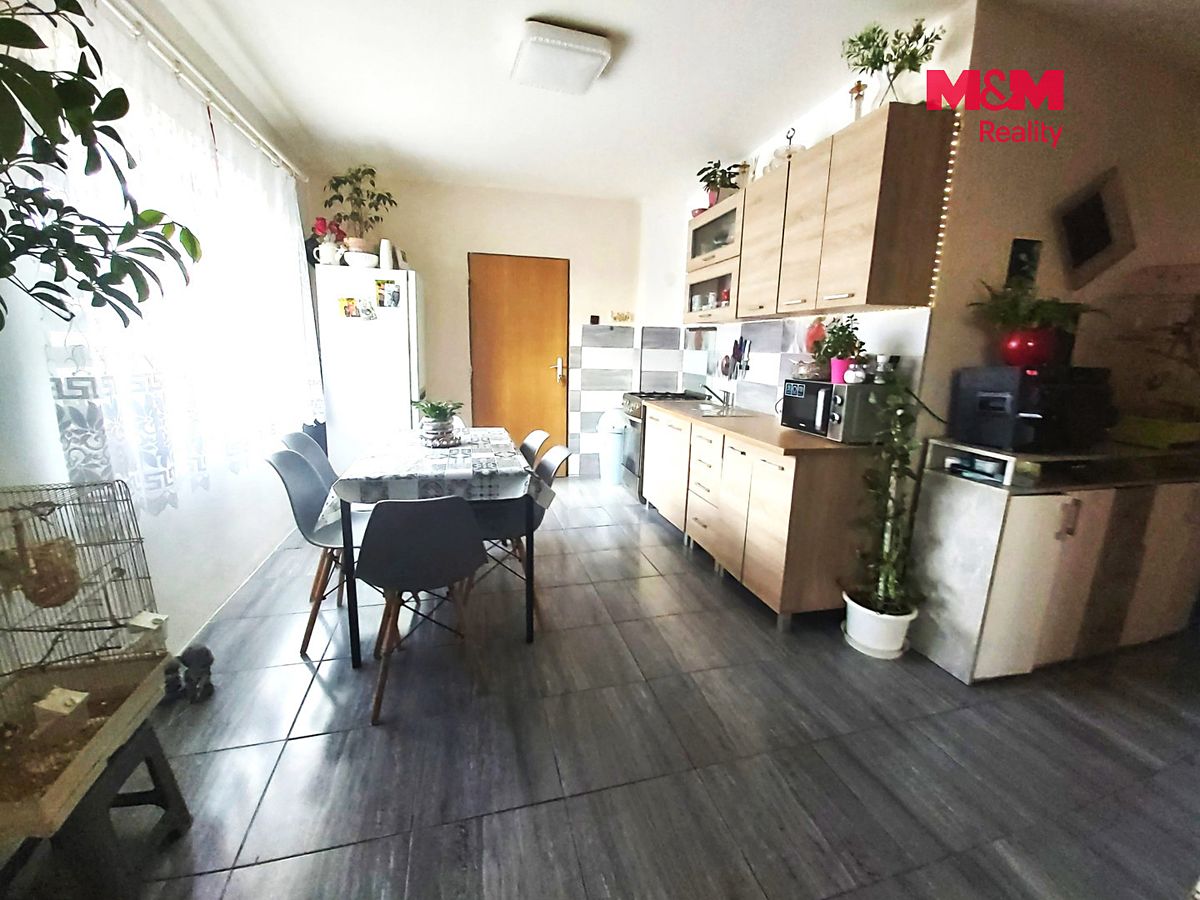 Prodej rodinného domu 150 m², pozemek 884 m² – fotografie 5