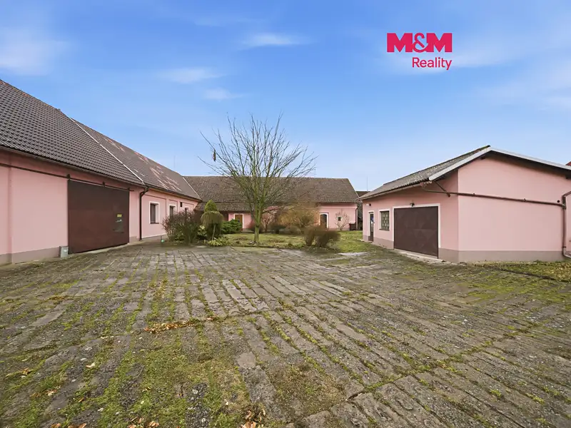 Prodej rodinného domu 285 m², pozemek 1985 m², Hřibiny-Ledská – náhled fotky 1