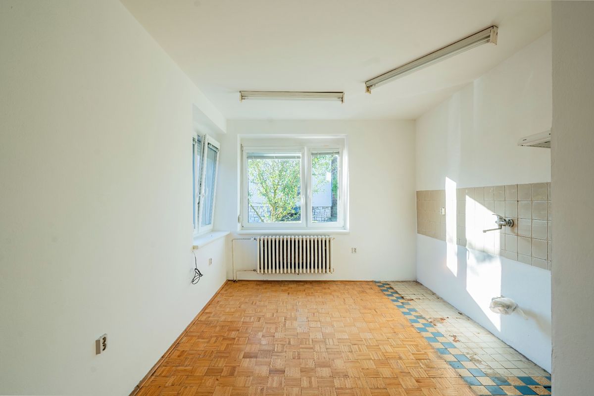 Prodej rodinného domu 200 m², pozemek 564 m² – fotografie 4