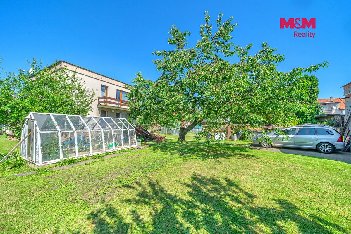 Prodej rodinného domu 179 m², pozemek 896 m² – fotografie 2
