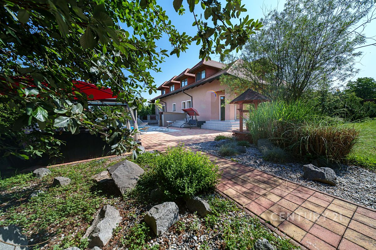 Prodej rodinného domu 545 m², pozemek 2148 m² – fotografie 5