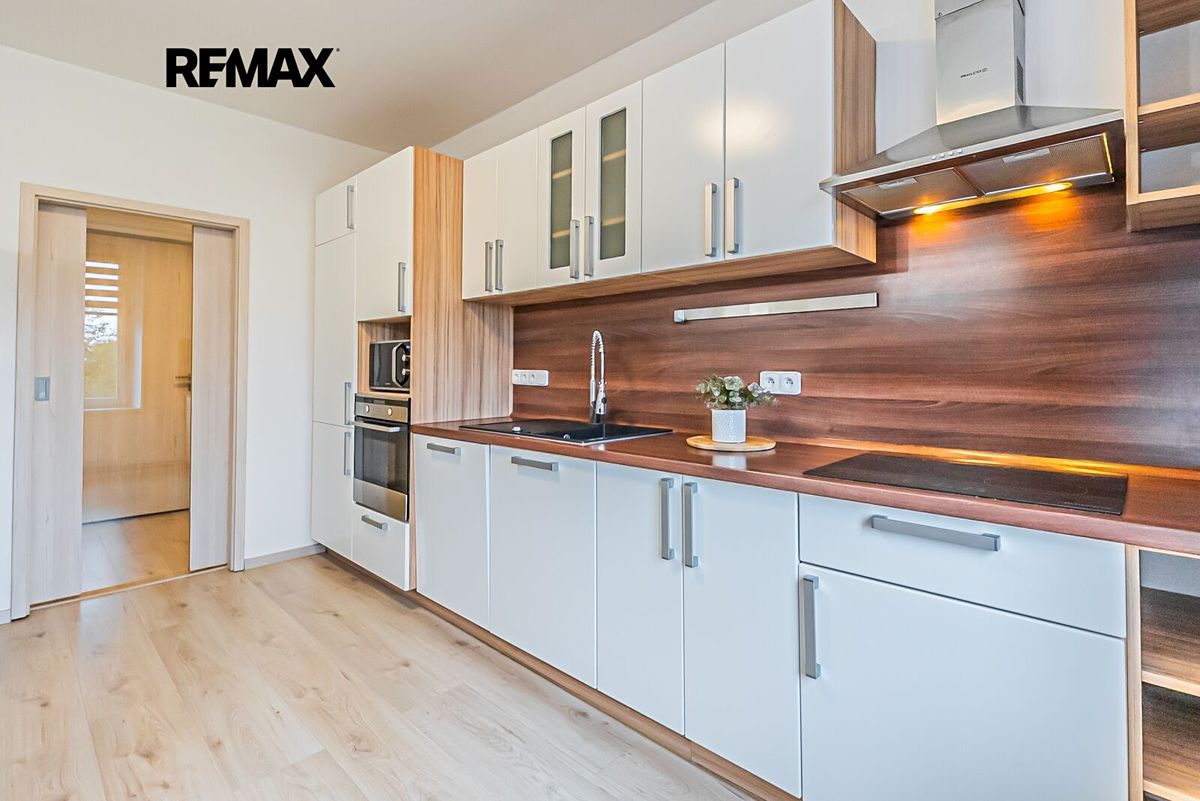 Pronájem bytu 3+kk 88 m² – fotografie 3