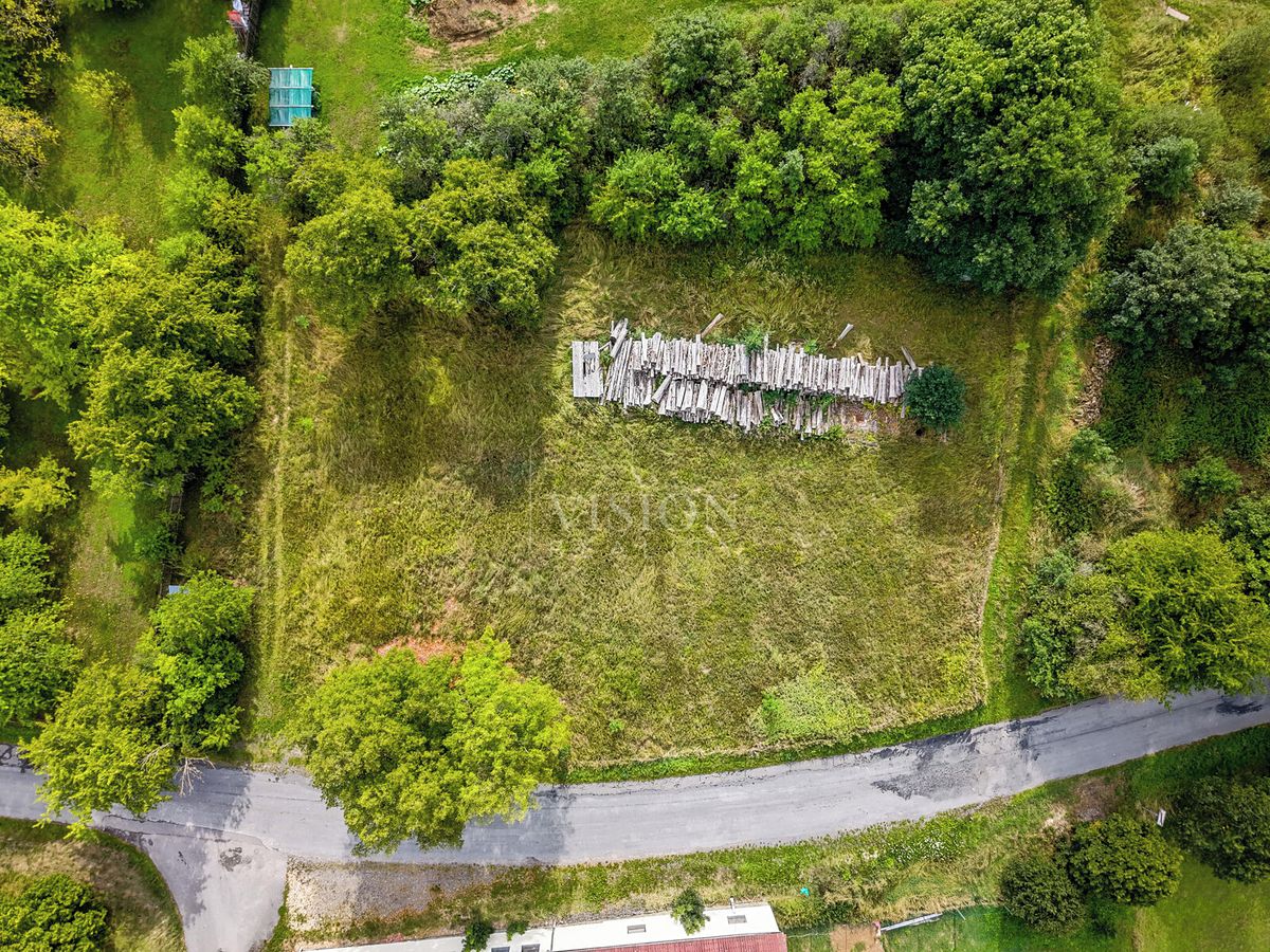 Prodej stavebního pozemku 1077 m² – fotografie 3