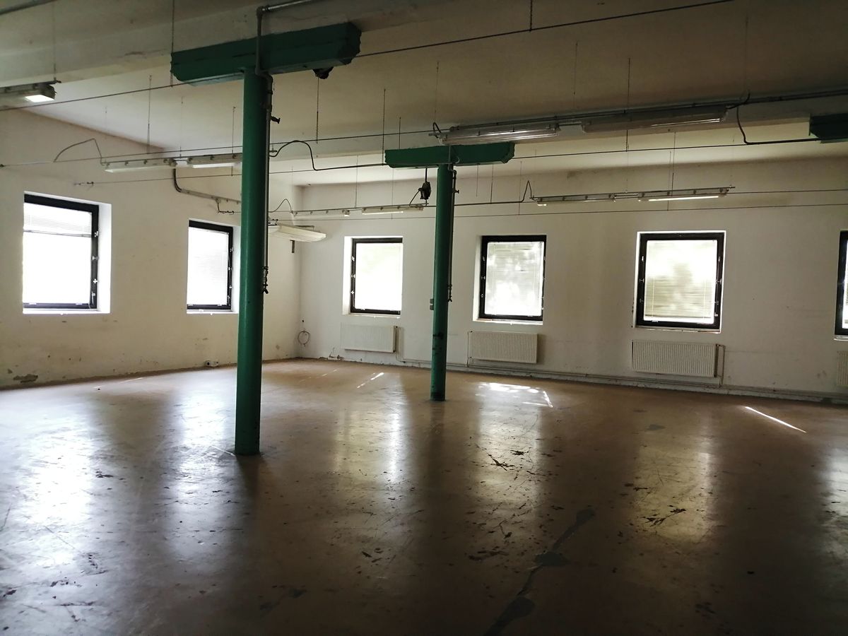 Pronájem skladového prostoru 407 m² – fotografie 2