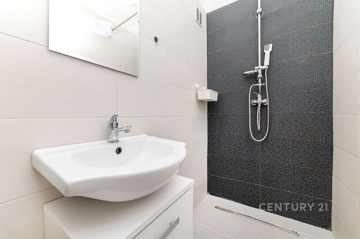 Pronájem bytu 1+kk 27 m² – fotografie 4