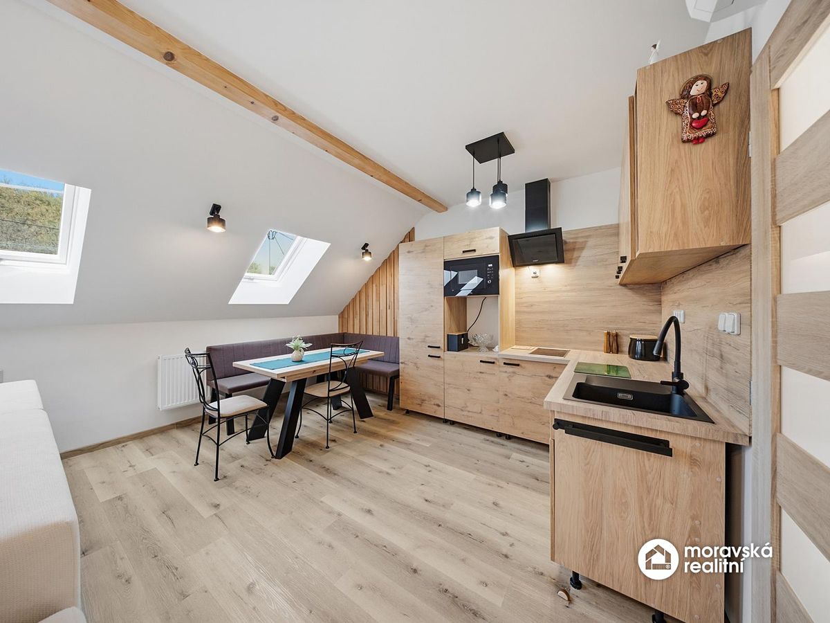 Prodej vícegeneračního domu 121 m², pozemek 410 m² – fotografie 4