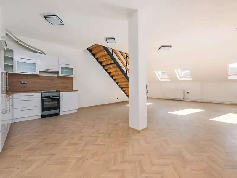 Prodej bytu 4+kk 167 m², Chrudim – náhled fotky 2