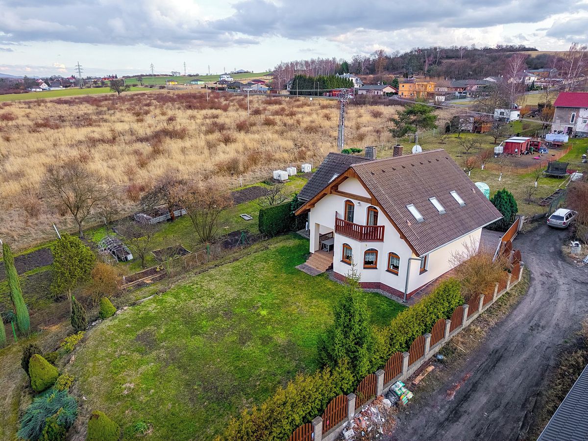 Prodej rodinného domu 121 m², pozemek 1339 m² – fotografie 2
