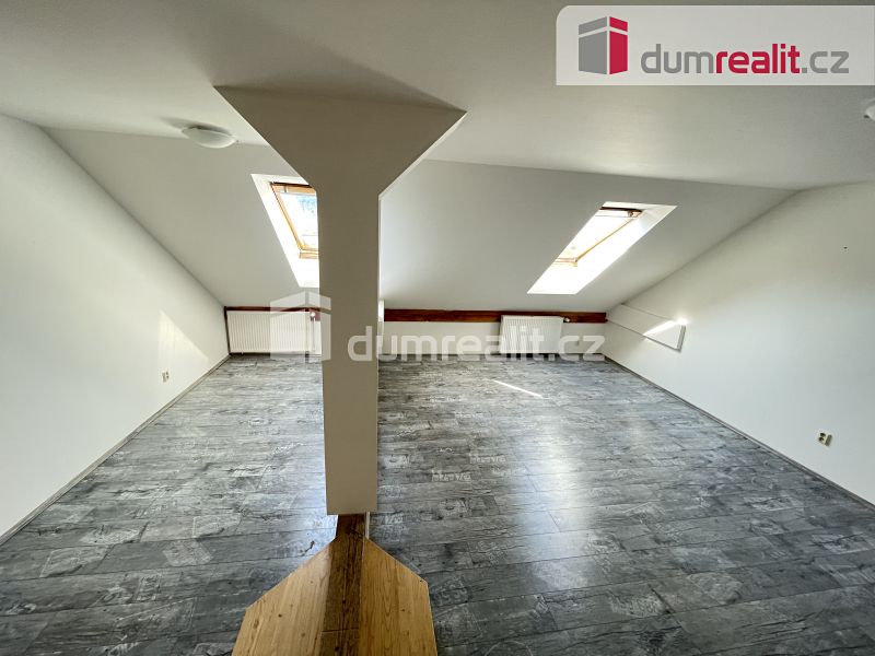 Pronájem bytu 1+kk 32 m² – fotografie 3