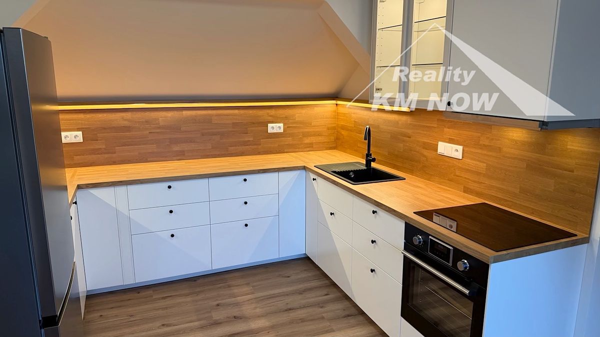 Pronájem bytu 3+kk 82 m²