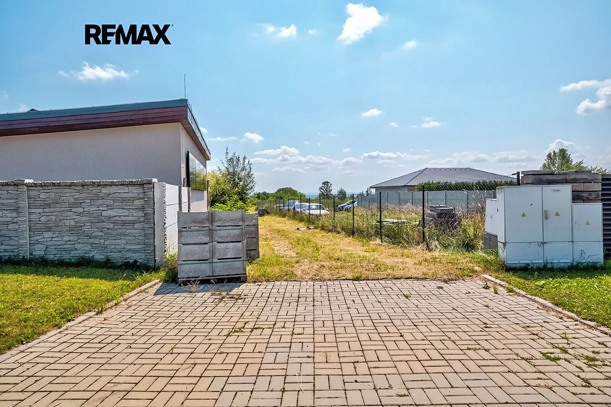 Prodej stavebního pozemku 1300 m² – fotografie 3