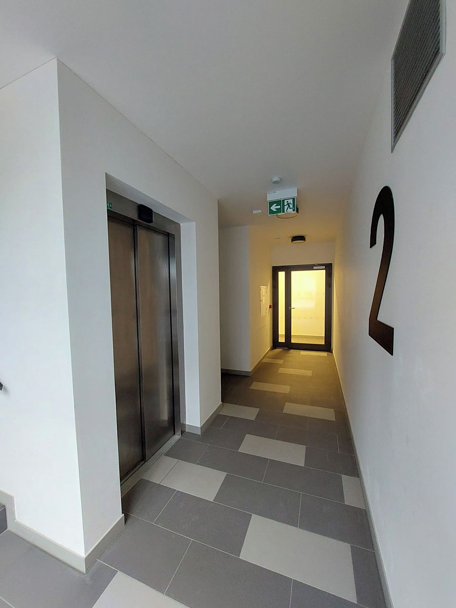 Pronájem bytu 2+kk 55 m² – fotografie 2