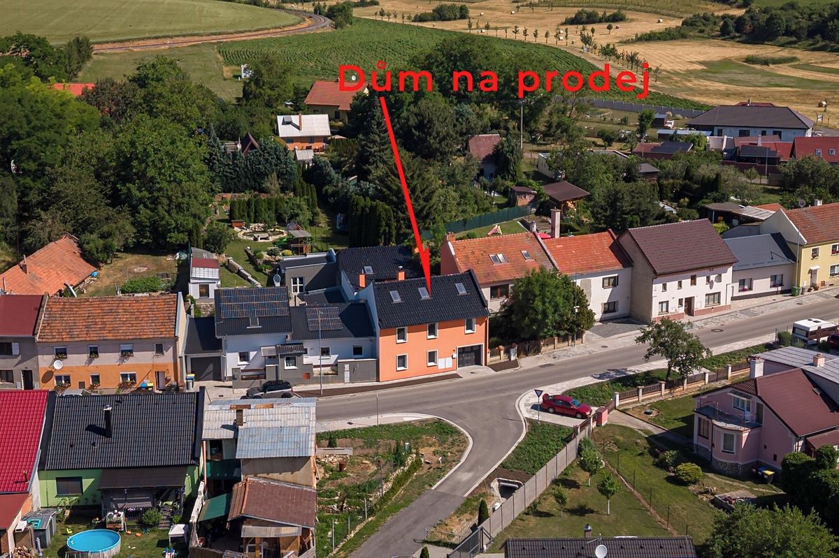 Prodej rodinného domu 350 m², pozemek 611 m² – fotografie 3