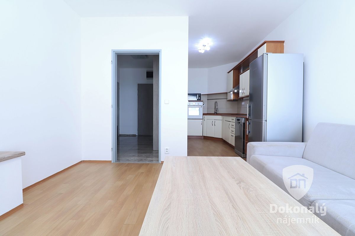 Pronájem bytu 2+kk 43 m² – fotografie 4