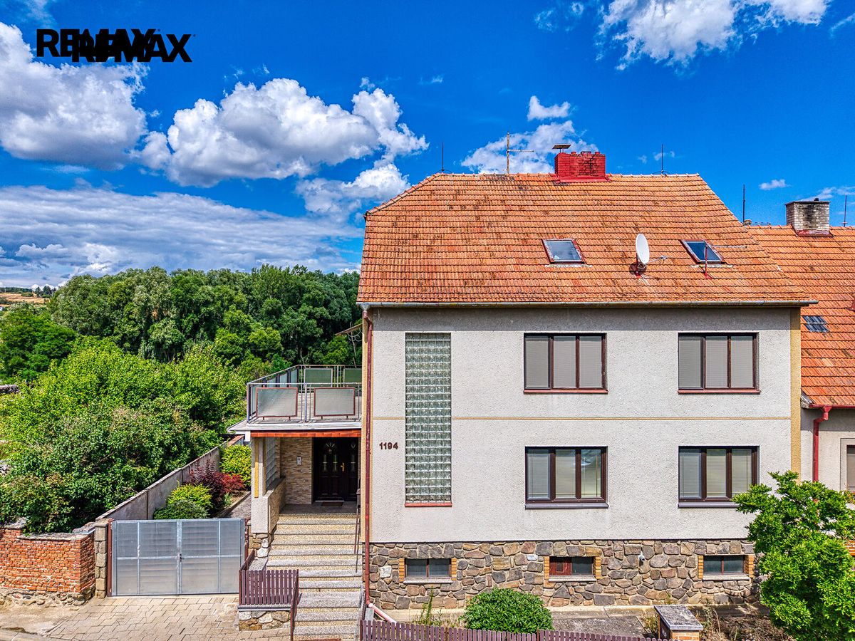 Prodej rodinného domu 400 m², pozemek 1143 m² – fotografie 4
