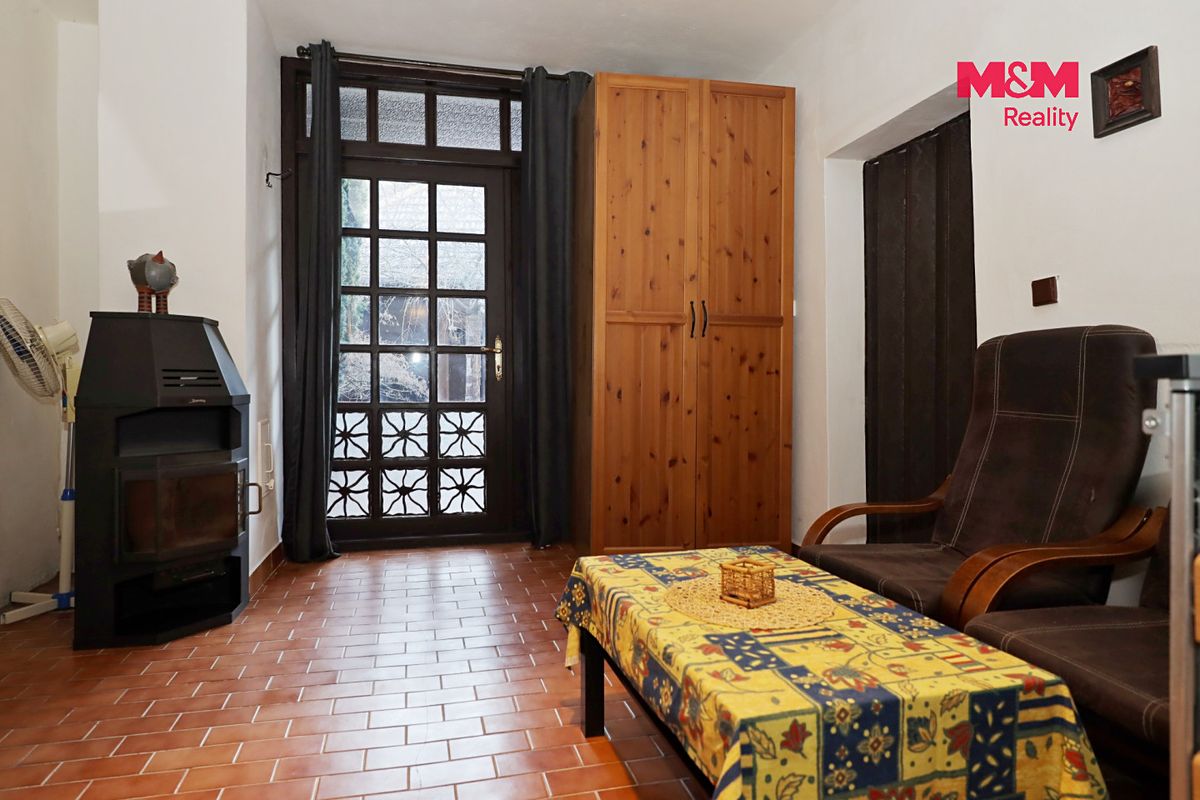 Prodej rodinného domu 240 m², pozemek 612 m² – fotografie 3
