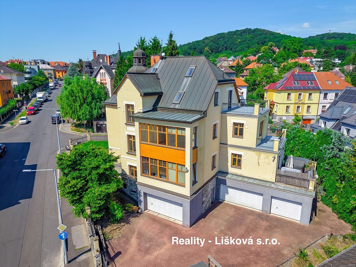 Pronájem bytu 4+kk 151 m² – fotografie 3