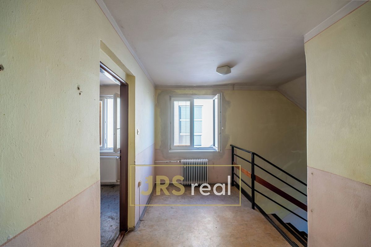 Prodej rodinného domu 250 m², pozemek 618 m² – fotografie 5