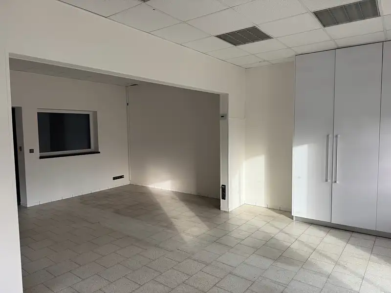 Pronájem obchodního prostoru 275 m², Kyjov – náhled fotky 3