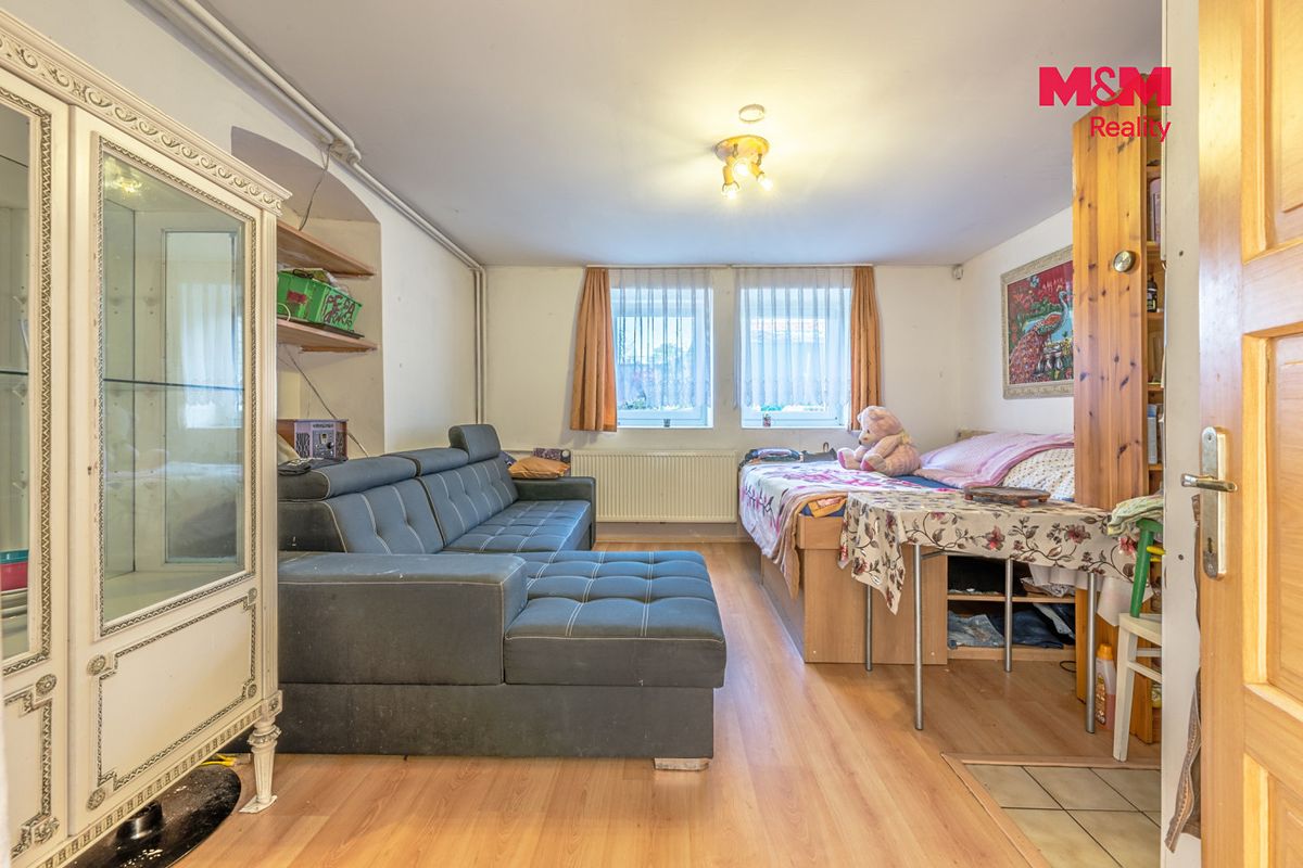 Prodej rodinného domu 160 m², pozemek 222 m² – fotografie 3