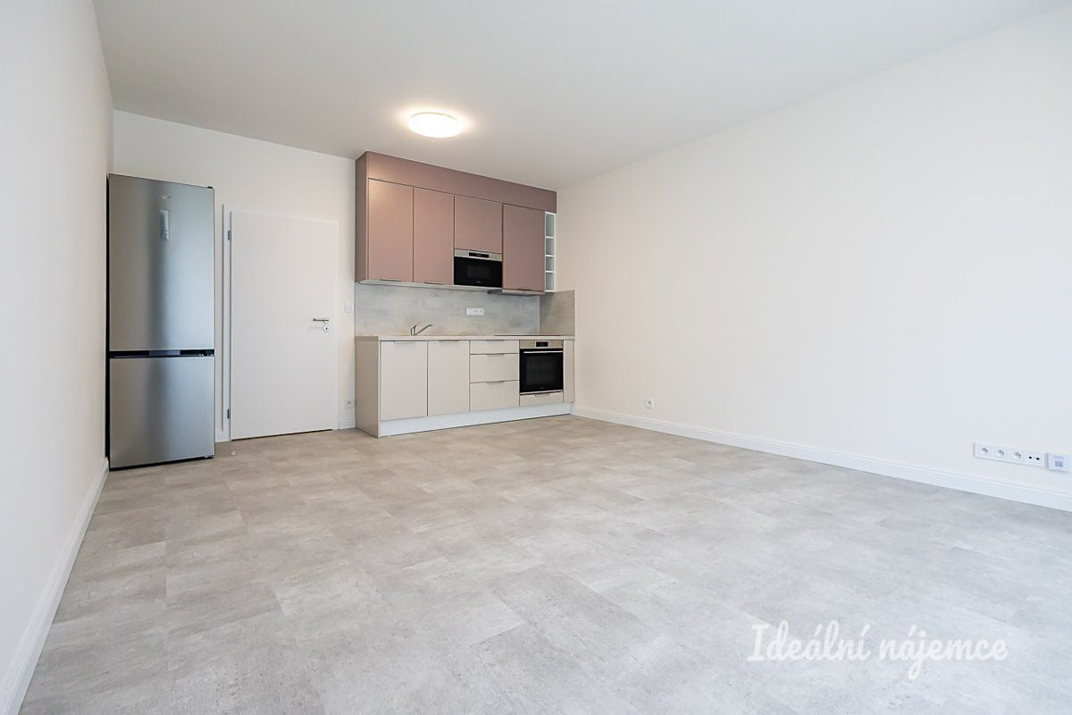 Pronájem bytu 1+kk 35 m² – fotografie 5