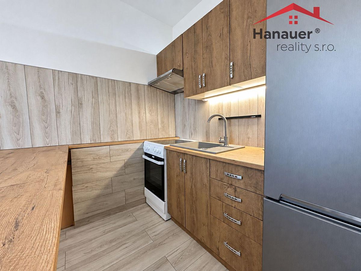 Pronájem bytu 1+1 36 m² – fotografie 2
