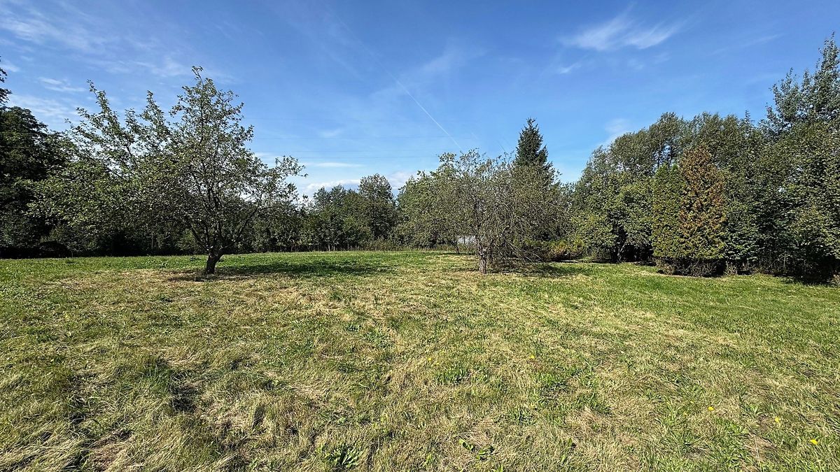 Prodej stavebního pozemku 1100 m²