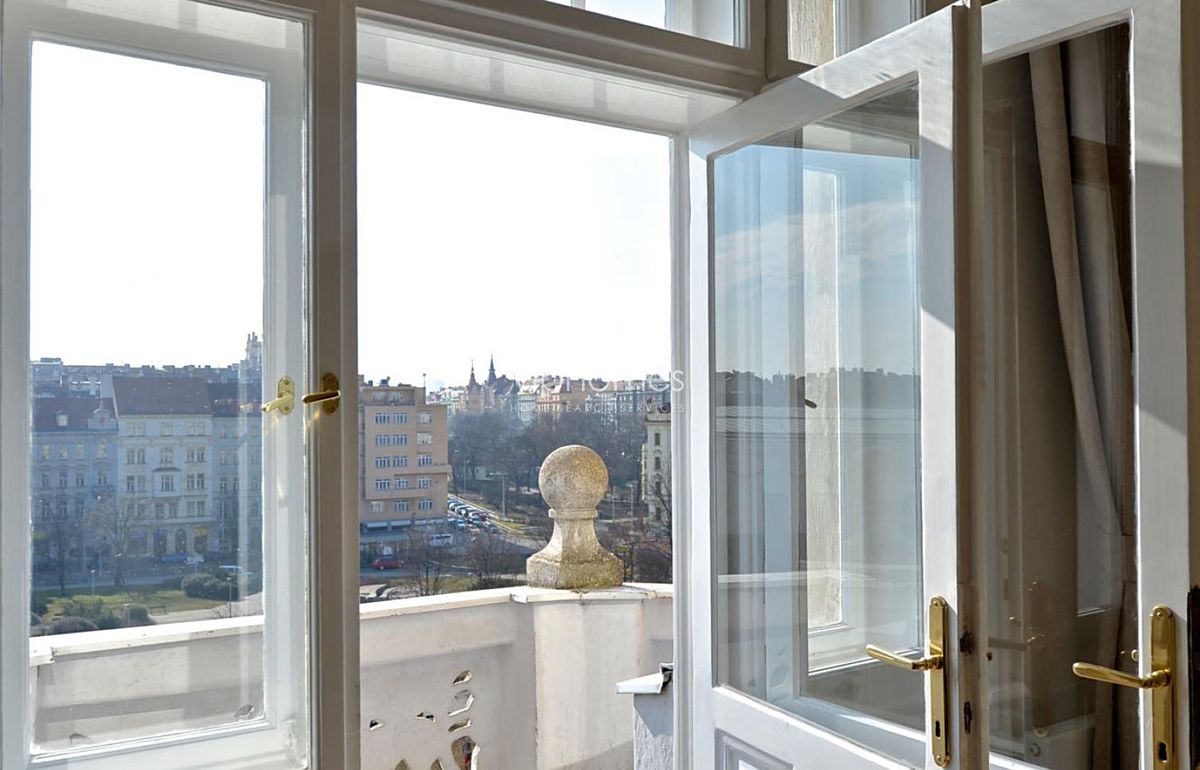 Pronájem bytu 4+kk 118 m² – fotografie 4