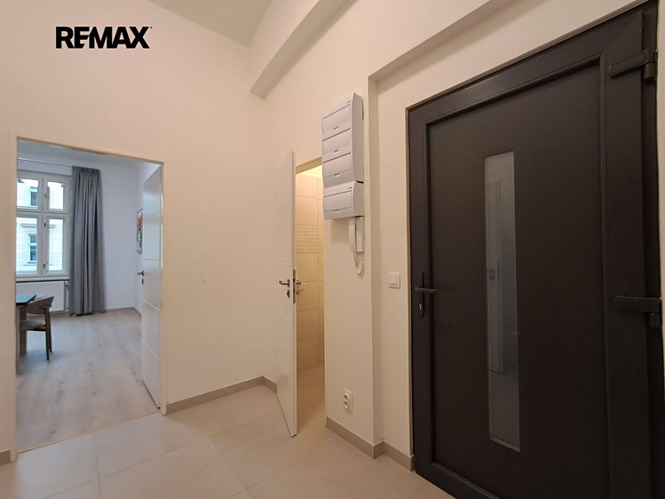 Pronájem bytu 3+kk, 65 m² (17 z 21)