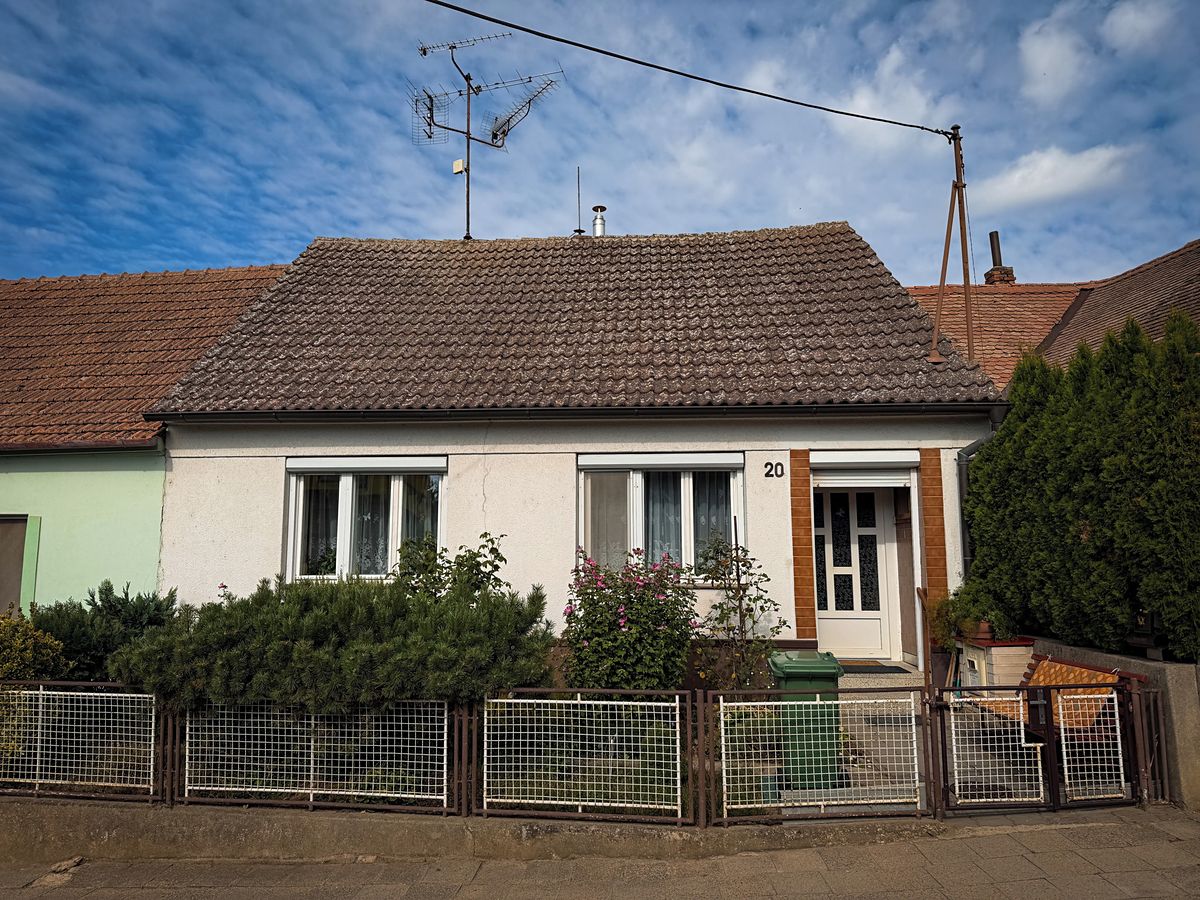 Prodej rodinného domu 80 m², pozemek 432 m² – fotografie 2