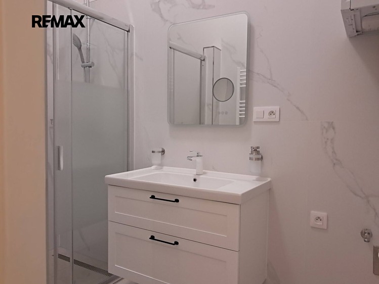 Pronájem bytu 3+kk, 65 m² (14 z 21)