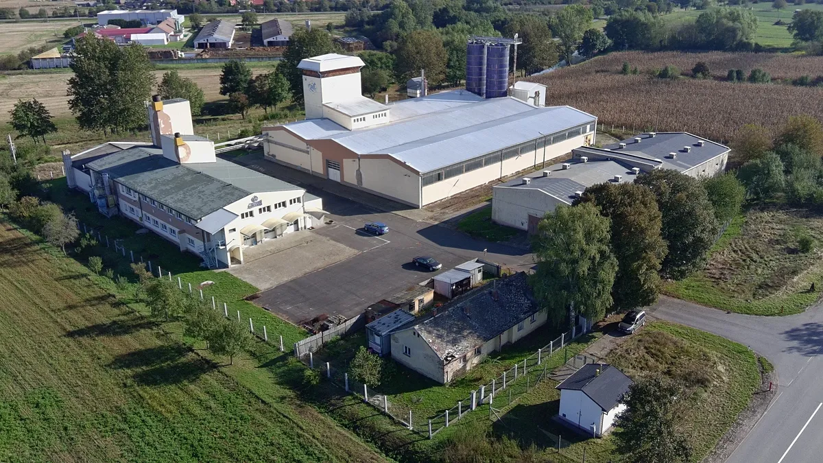 Pronájem skladového prostoru 977 m²