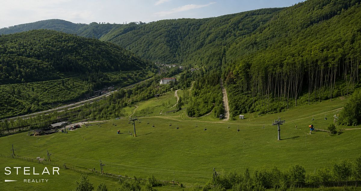 Prodej rodinného domu 400 m², pozemek 1843 m² – fotografie 3