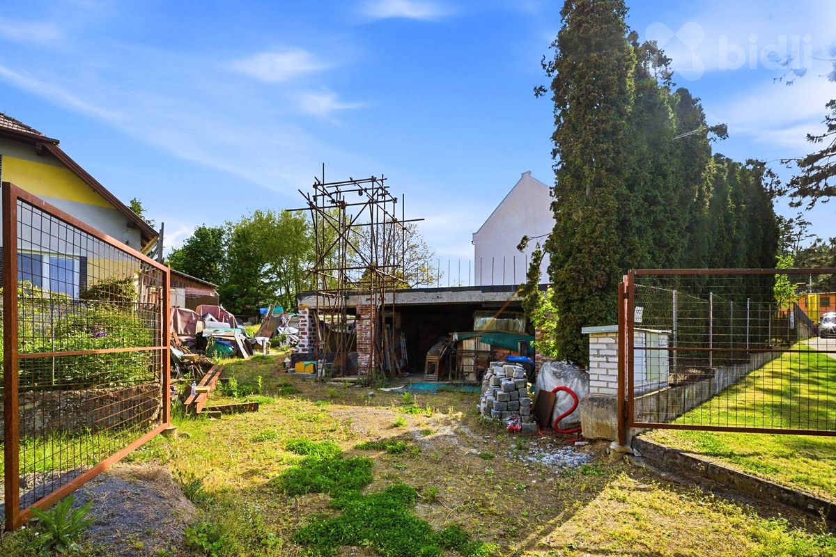 Prodej rodinného domu 400 m², pozemek 1405 m²